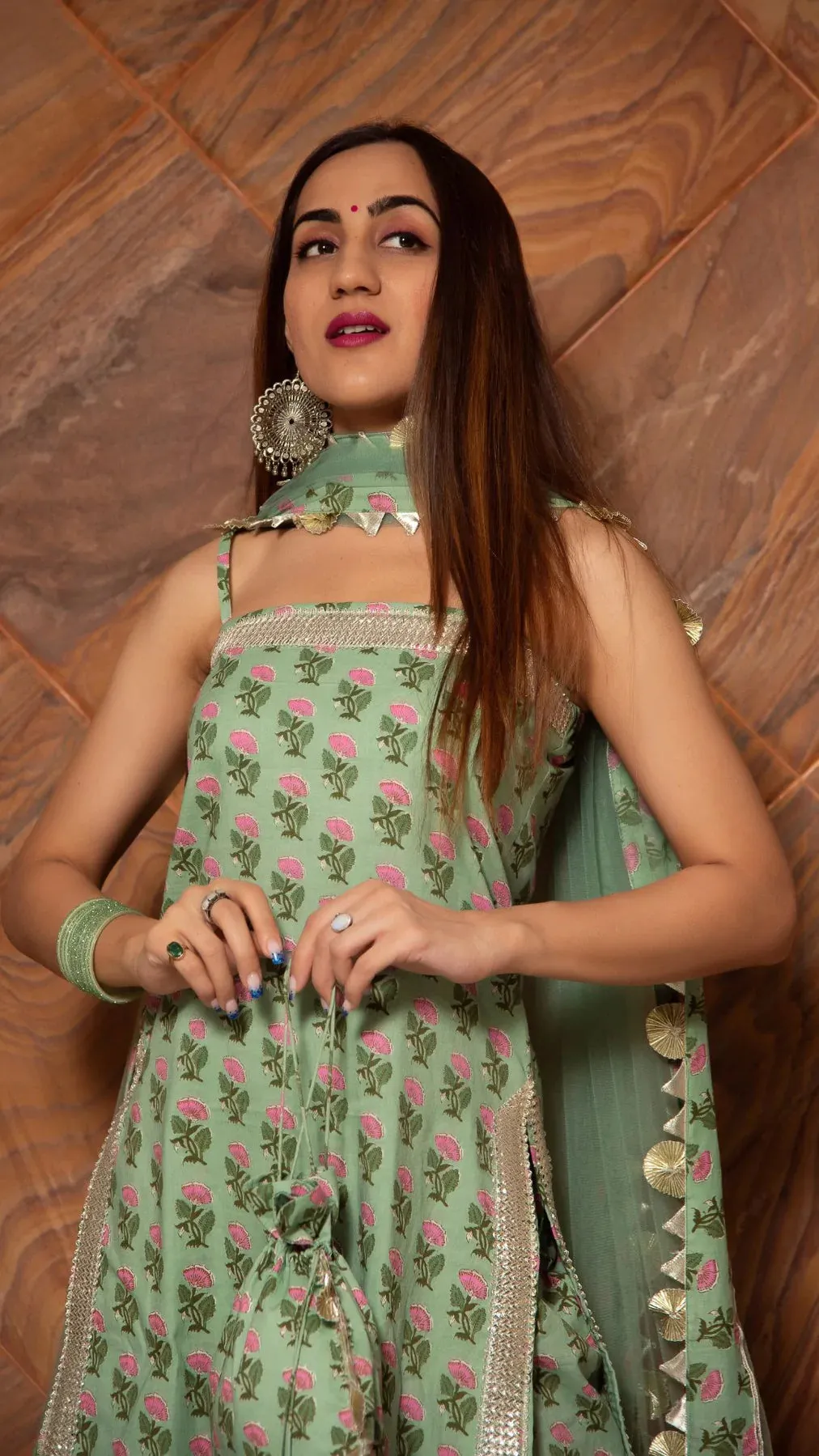 Cotton Green Floral Print Suit Set with Soft Net Dupatta