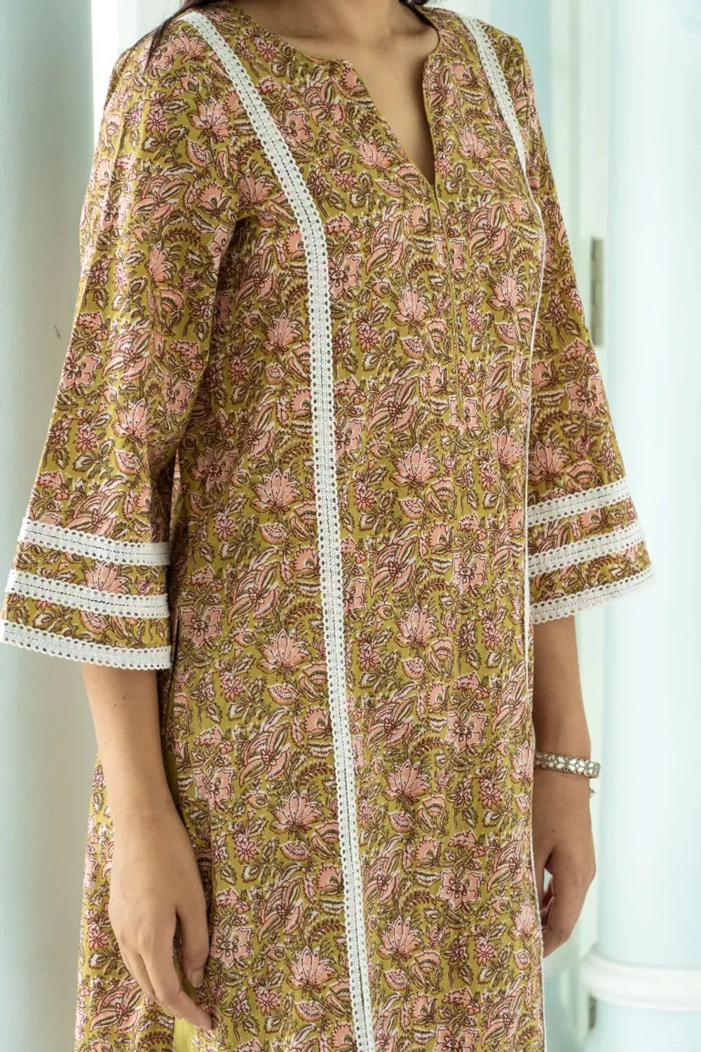 Green Beige Ethnic Set