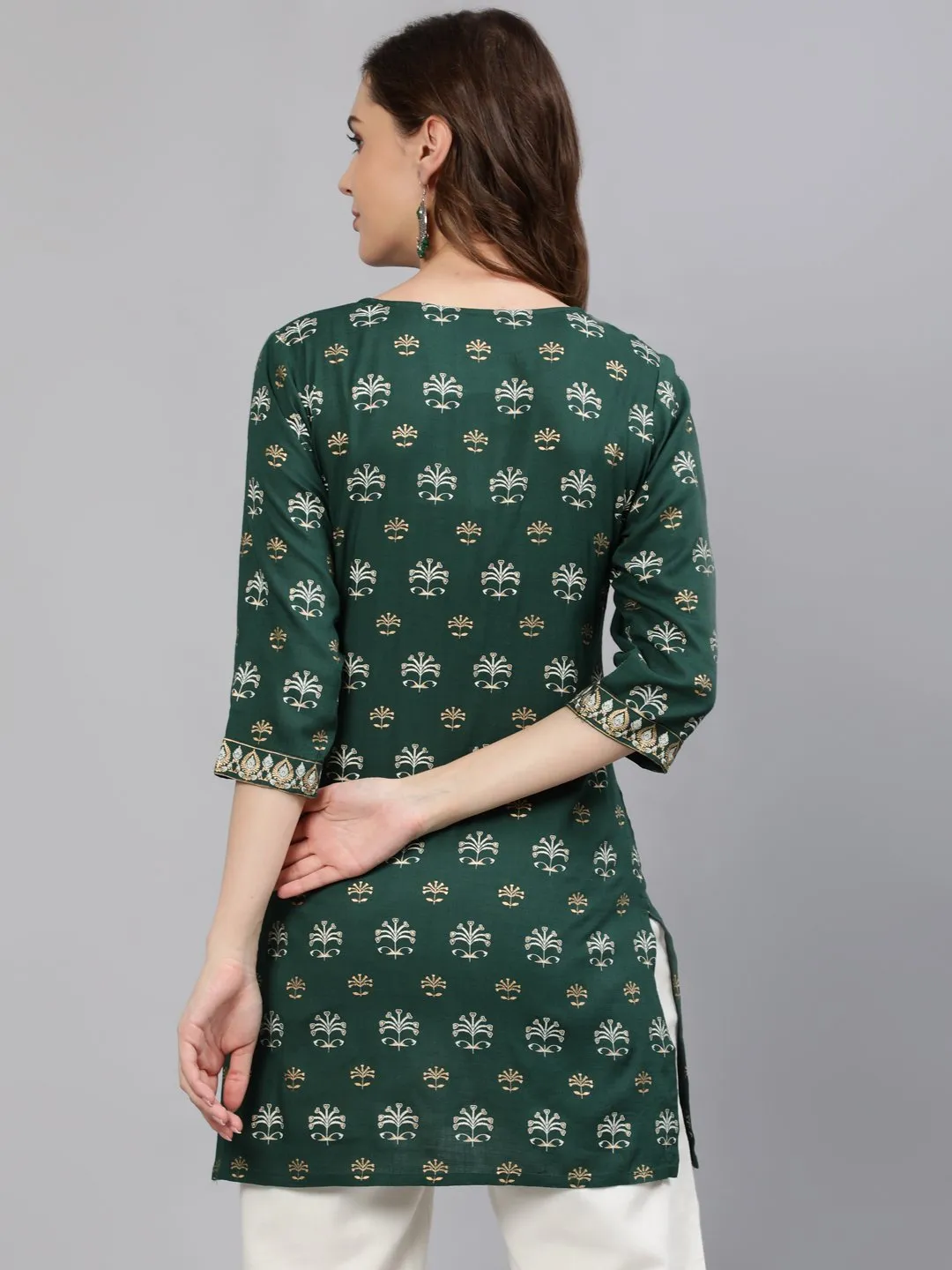 Women Green & Gold Printed Tunic With Three Quarter Sleeves